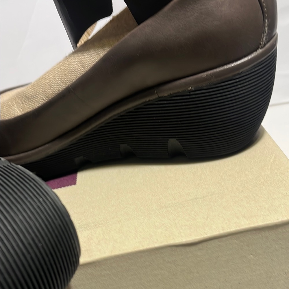 Clarks Brown Leather Flats Classic Loafers New with out tag - Picture 8 of 12